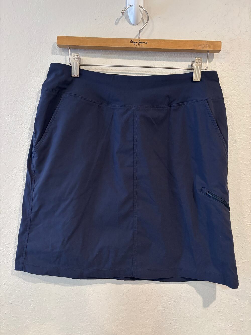 Mountain Hardwear Utility Skirt Womens Size M Walking Hiking Outdoors